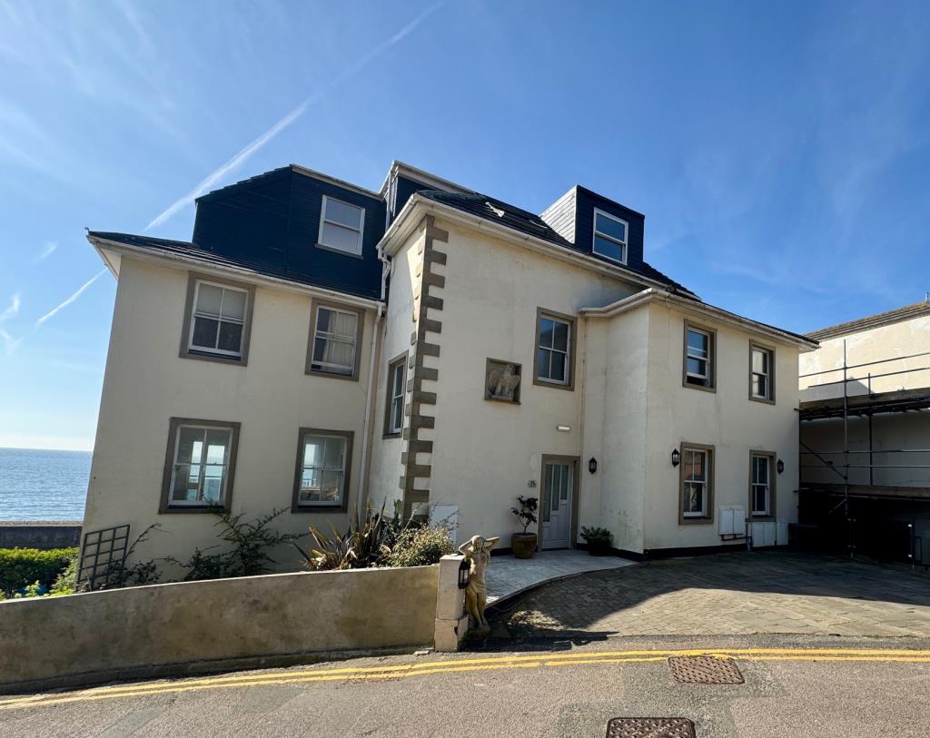 Lot: 111 - TWO ADJACENT SEA FRONT BLOCKS COMPRISING ELEVEN APARTMENTS - Rear of No 35